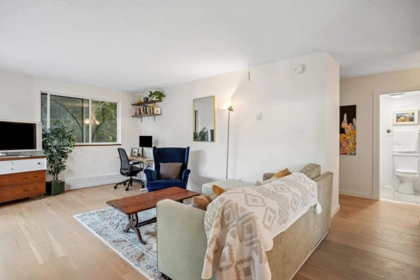 113 2033 Triumph Street, Vancouver, BC, Vancouver — Apartment/Condo for sale