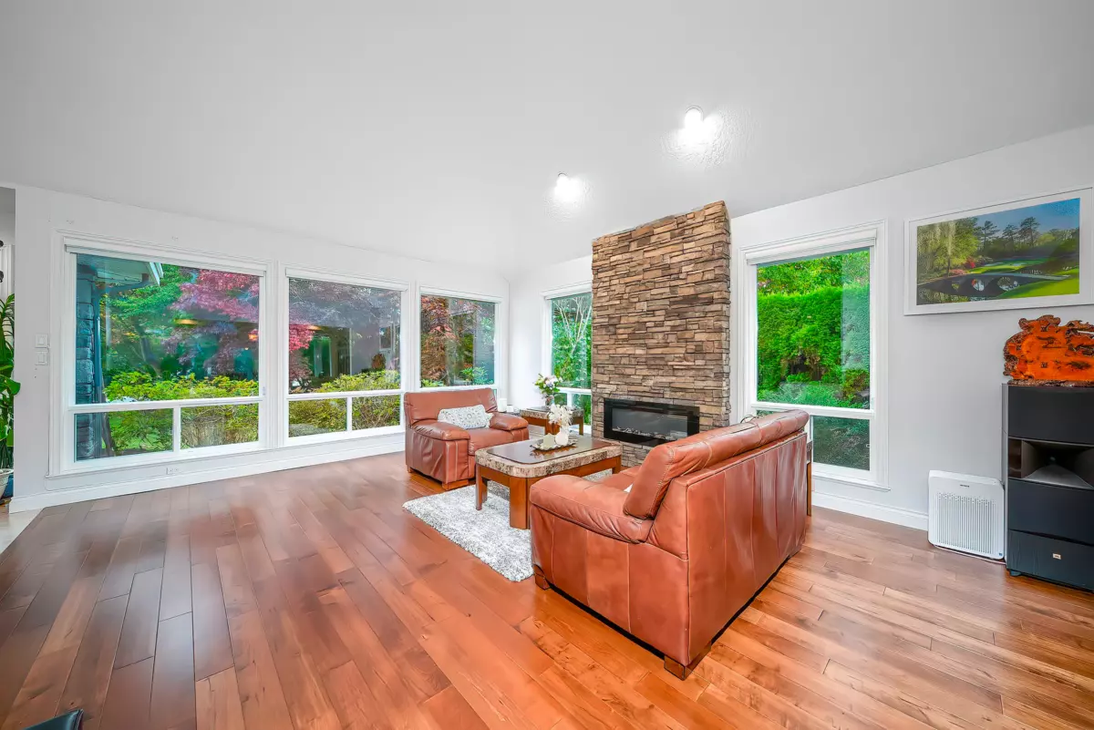 Breakfast Nook Photo of 2250 134 Street, Surrey, BC