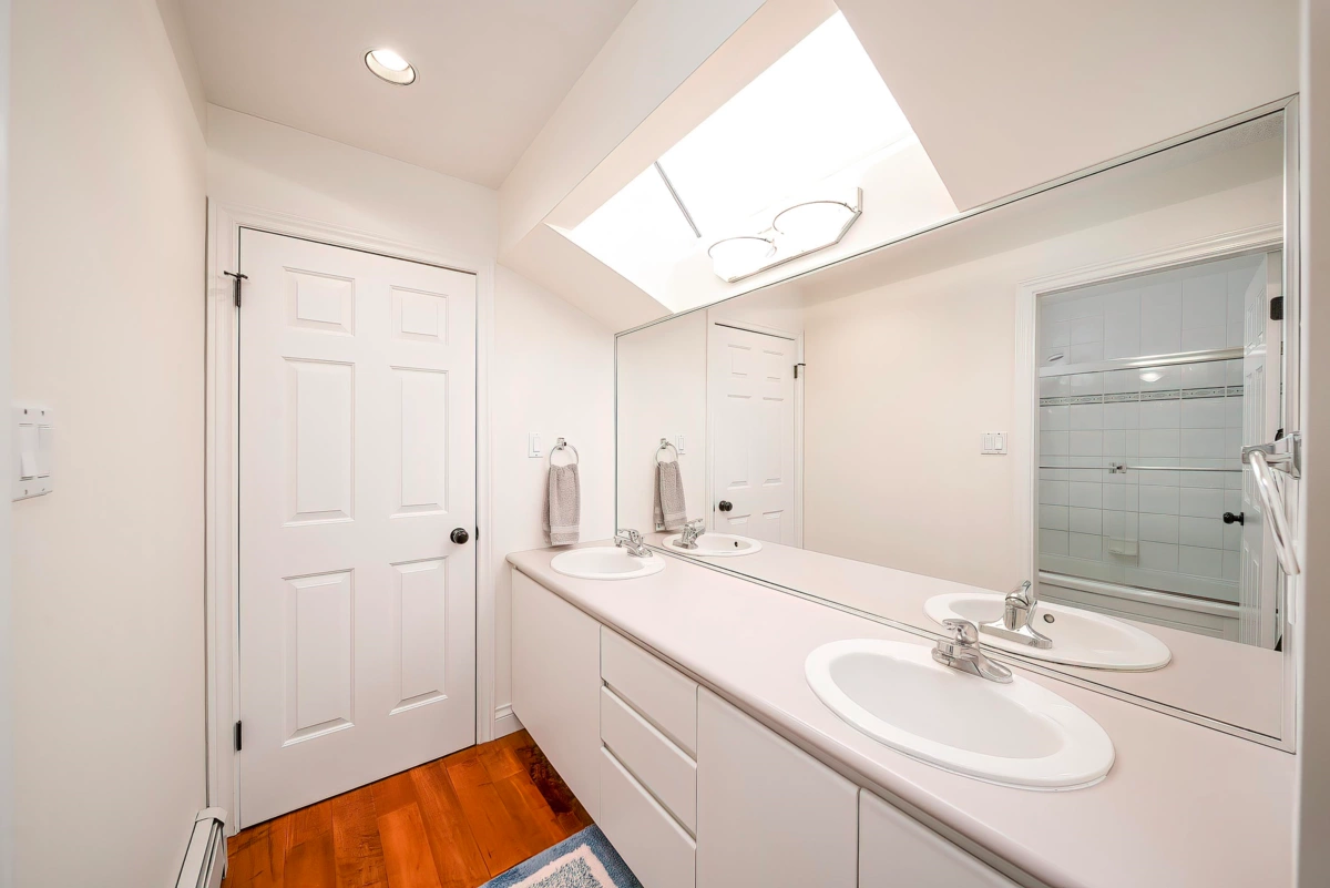 Hot Tub / Spa Photo of 2250 134 Street, Surrey, BC