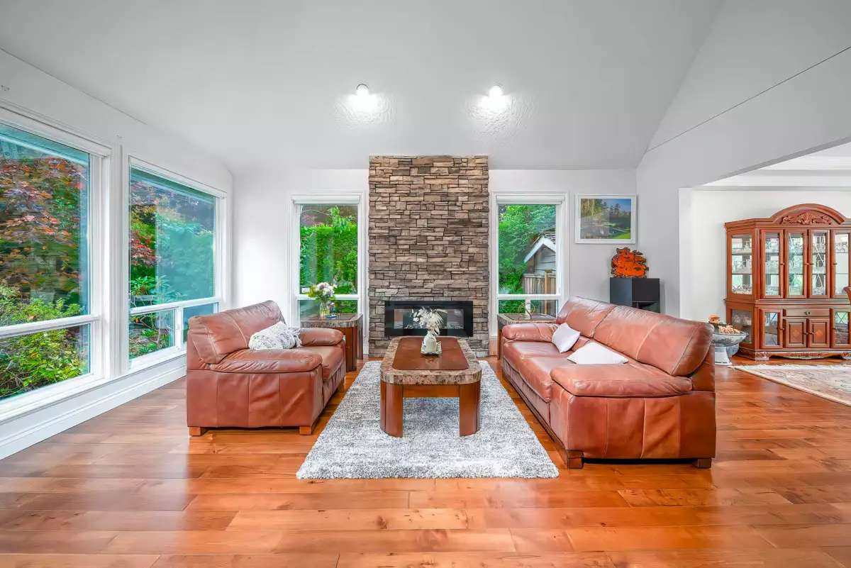 Kitchen Island Photo of 2250 134 Street, Surrey, BC