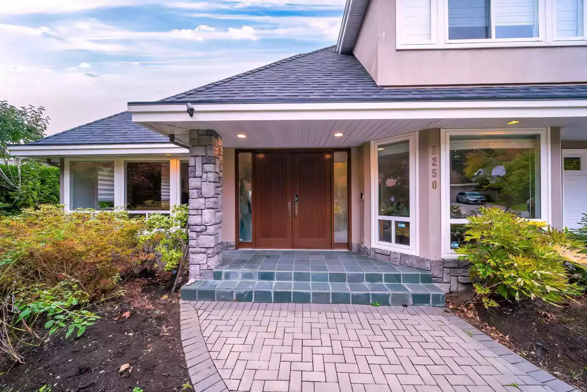 Living Room Photo of 2250 134 Street, Surrey, BC