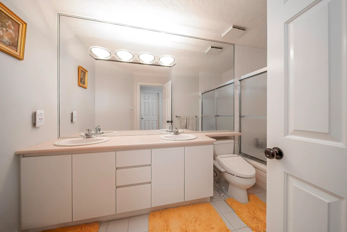 Swimming Pool Photo of 2250 134 Street, Surrey, BC