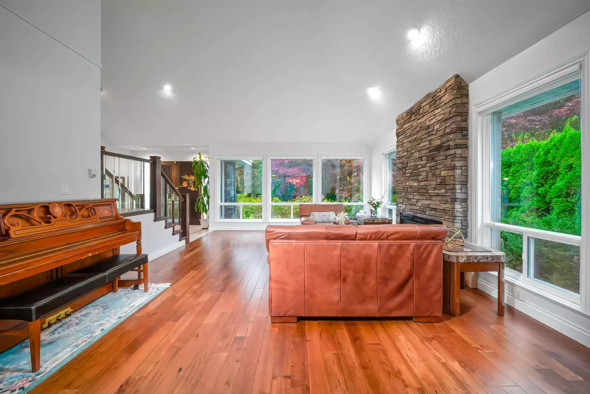 Walk-In Closet Photo of 2250 134 Street, Surrey, BC