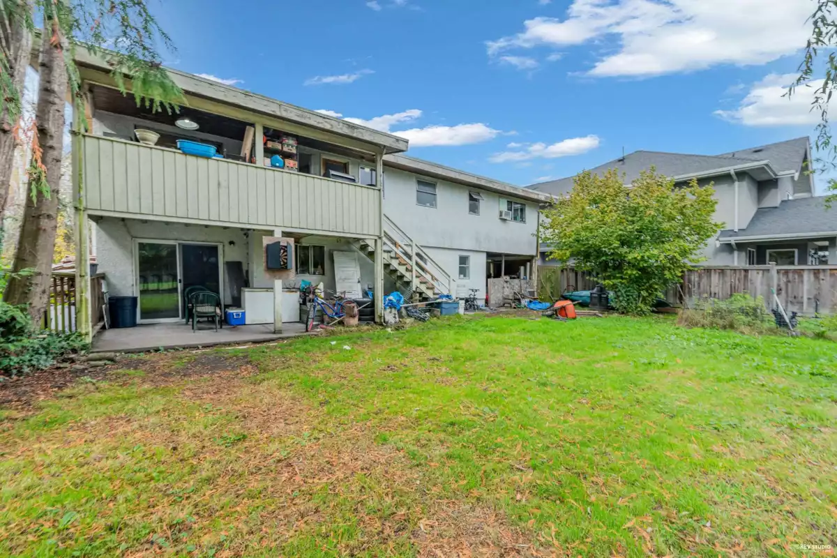 Entry Foyer Photo of 5018 57 Street, Ladner, BC