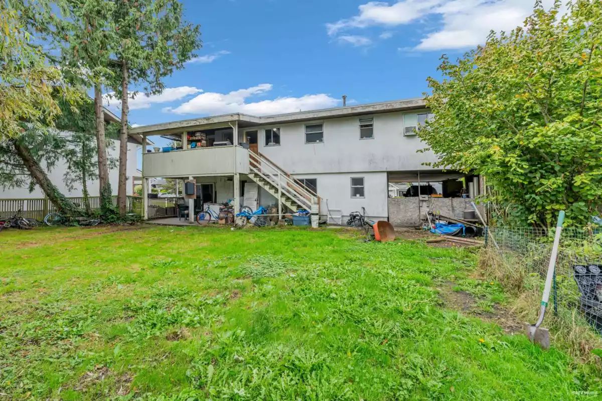 Laundry Room Photo of 5018 57 Street, Ladner, BC
