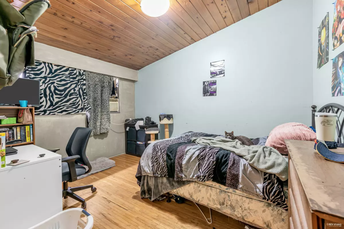 Powder Room Photo of 5018 57 Street, Ladner, BC