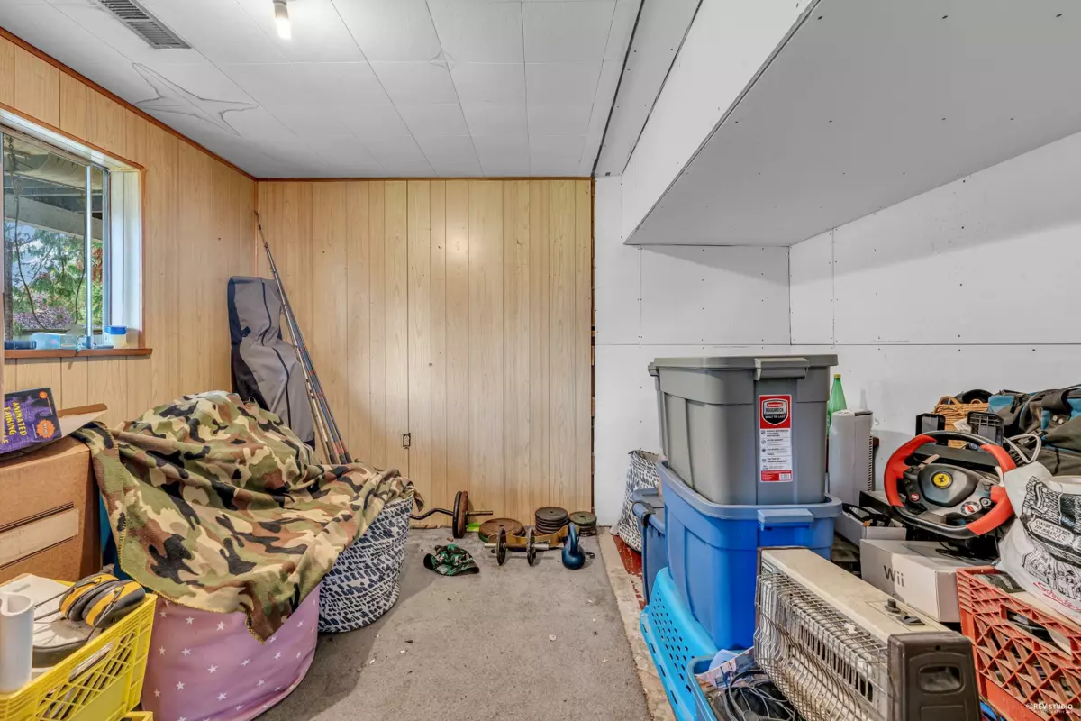 Walk-In Closet Photo of 5018 57 Street, Ladner, BC