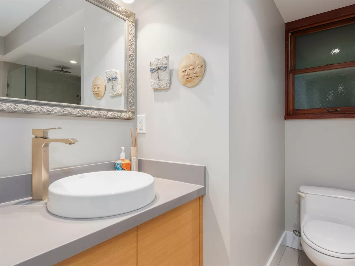 Entry Foyer Photo of 1144 W Keith Road, North Vancouver, BC