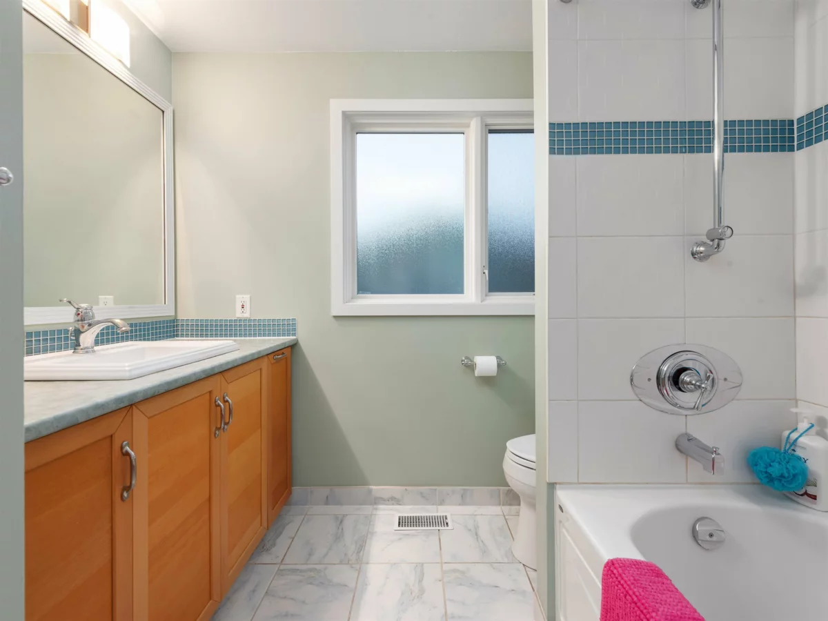 Mudroom Photo of 1144 W Keith Road, North Vancouver, BC