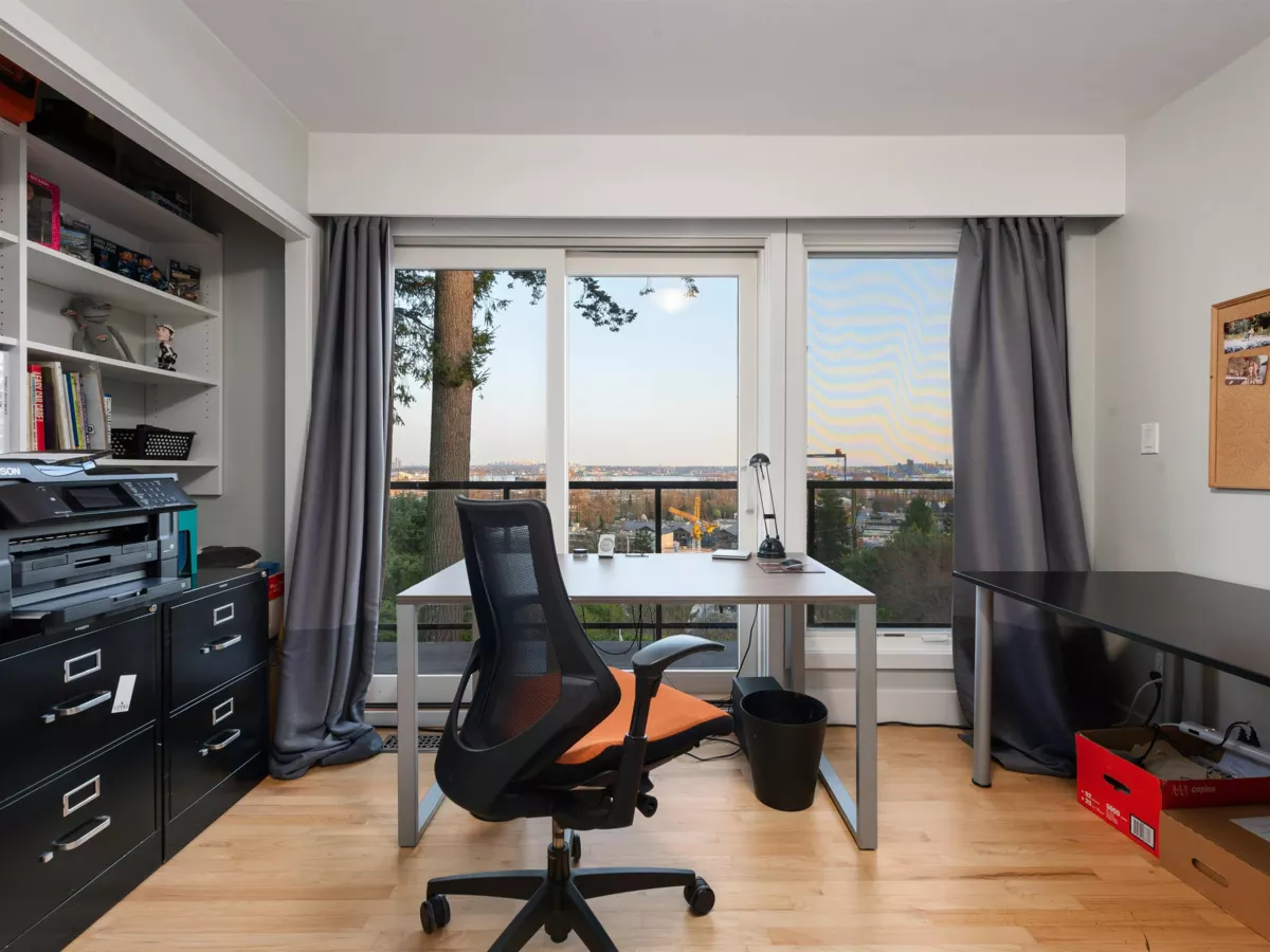 Powder Room Photo of 1144 W Keith Road, North Vancouver, BC