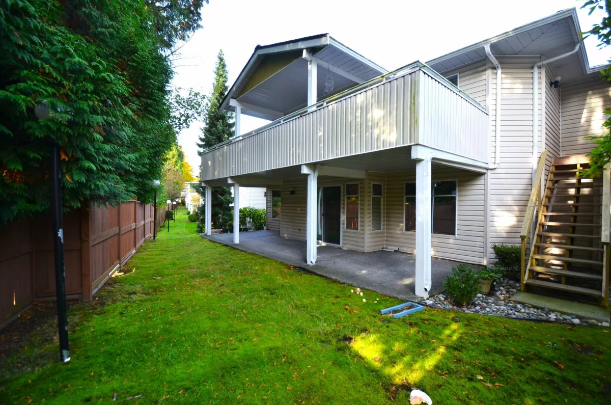 Mudroom Photo of 109 10584 153 Street, Surrey, BC