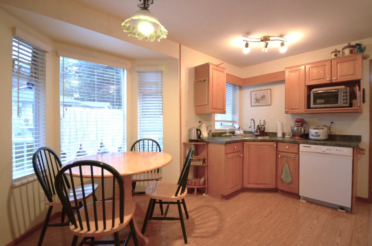 Primary Bathroom Photo of 109 10584 153 Street, Surrey, BC