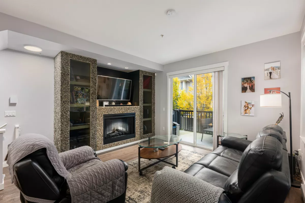Dining Area Photo of 129 2418 Avon Place, Port Coquitlam, BC