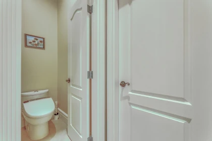 Entry Foyer Photo of 2313 Chantrell Park Drive, Surrey, BC