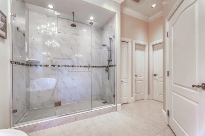 Guest Bathroom Photo of 2313 Chantrell Park Drive, Surrey, BC