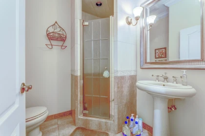 Hallway Photo of 2313 Chantrell Park Drive, Surrey, BC