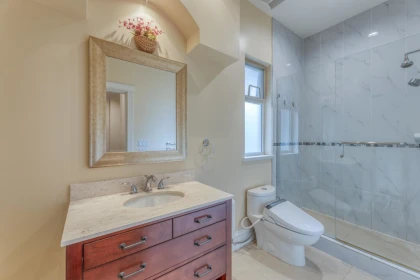 Powder Room Photo of 2313 Chantrell Park Drive, Surrey, BC