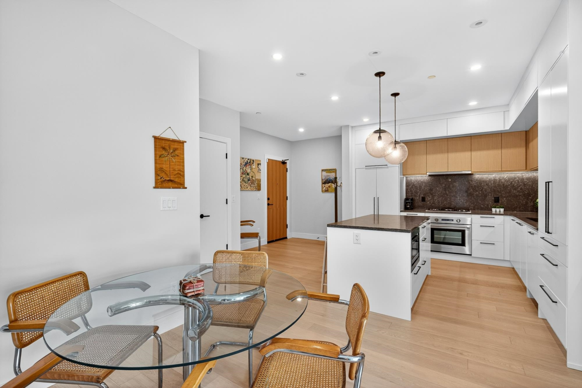 Family Room Photo of 410 20416 Park Avenue, Langley, BC