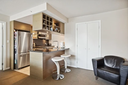 Kitchen Photo of 714 833 Seymour Street, Vancouver, BC