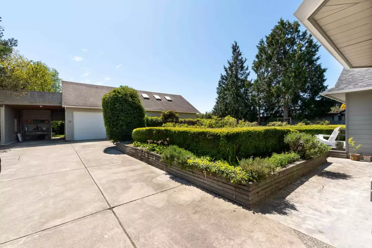 Backyard Photo of 6260 Steveston Highway, Richmond, BC