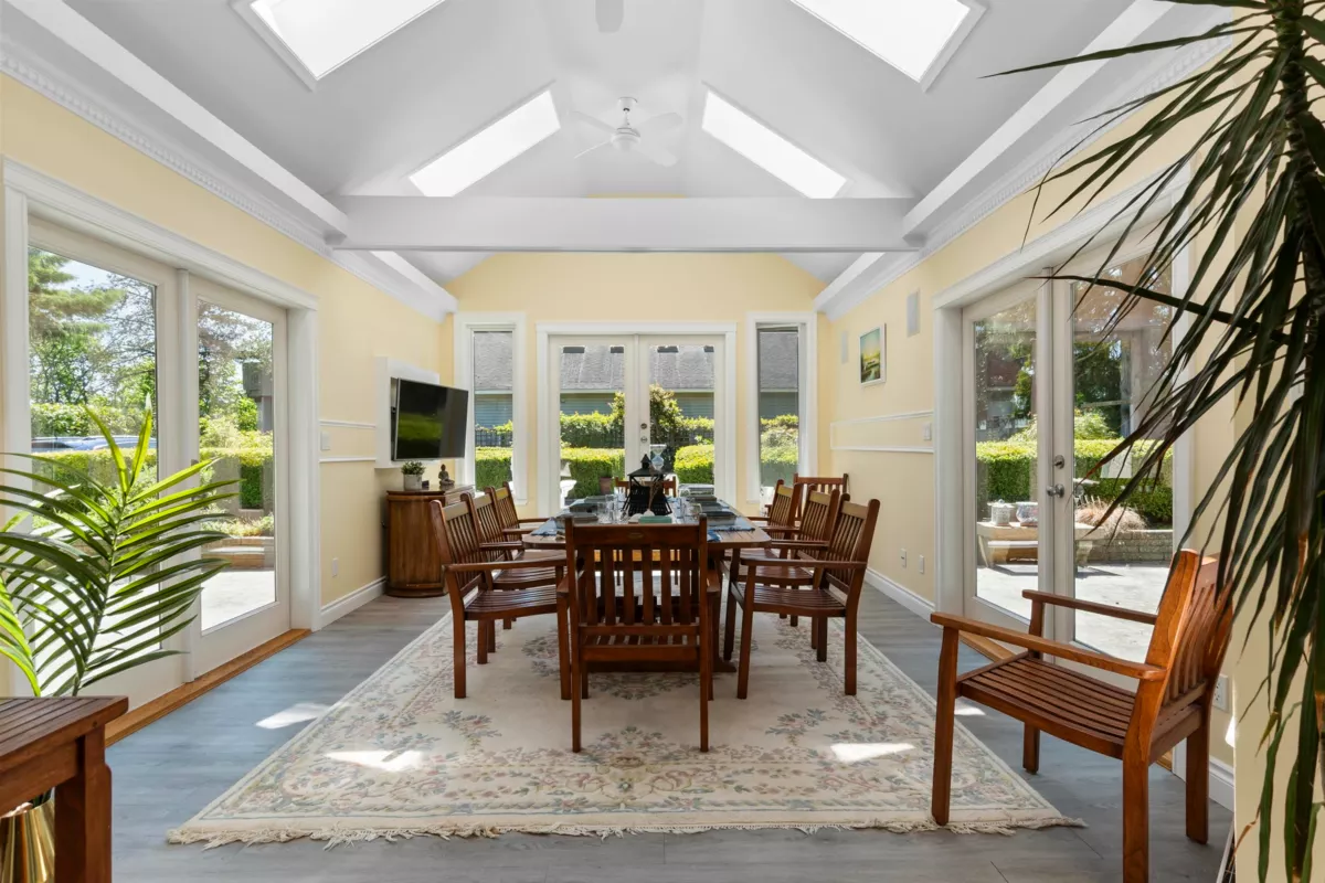 Breakfast Nook Photo of 6260 Steveston Highway, Richmond, BC