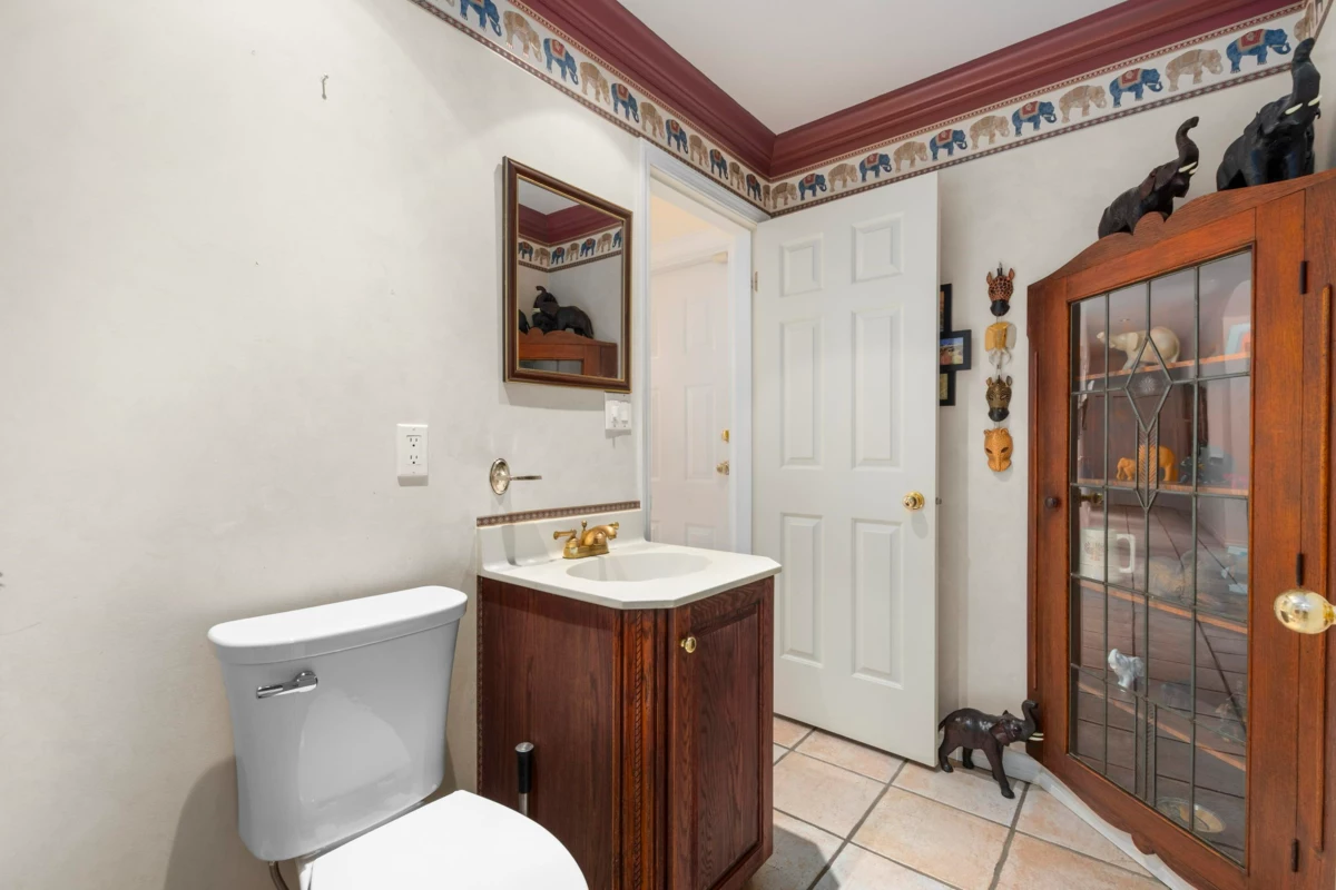 Guest Bathroom Photo of 6260 Steveston Highway, Richmond, BC