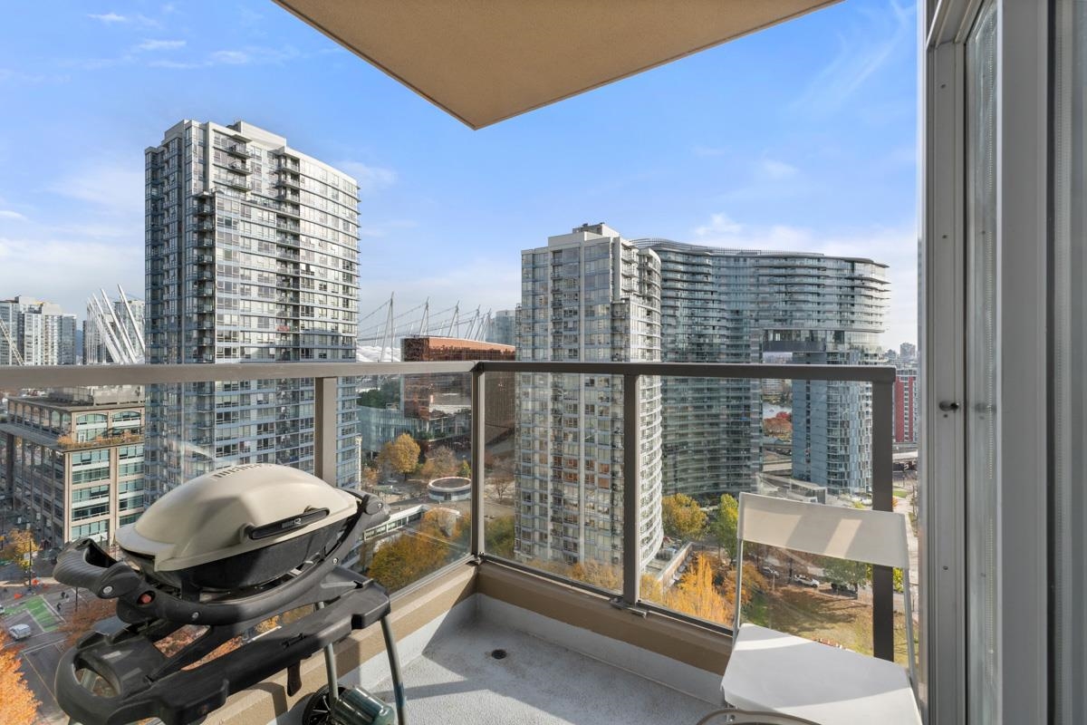 Dining Area Photo of 1902 989 Beatty Street, Vancouver, BC