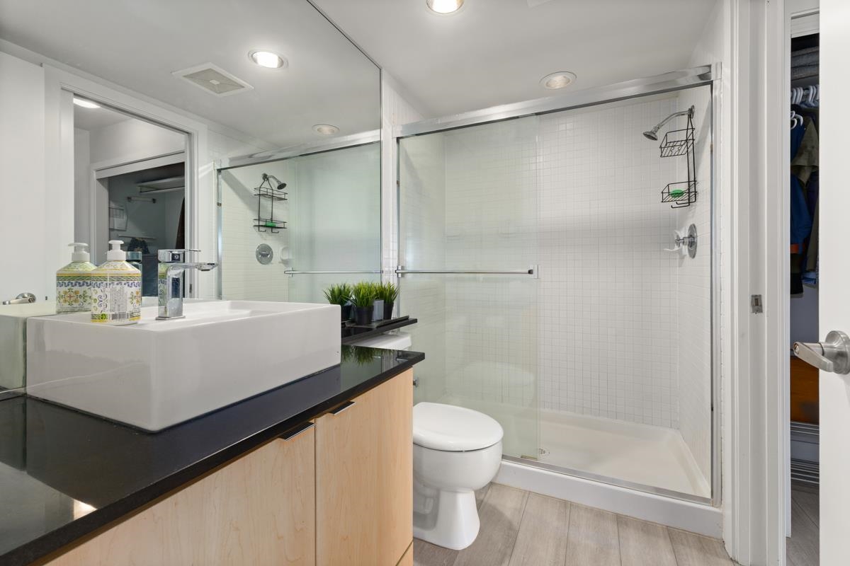 Hallway Photo of 1902 989 Beatty Street, Vancouver, BC