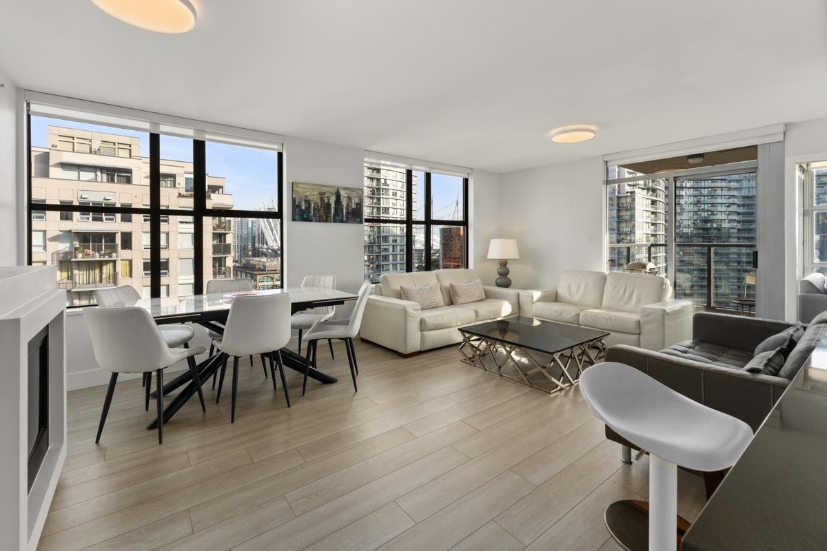 Kitchen Photo of 1902 989 Beatty Street, Vancouver, BC