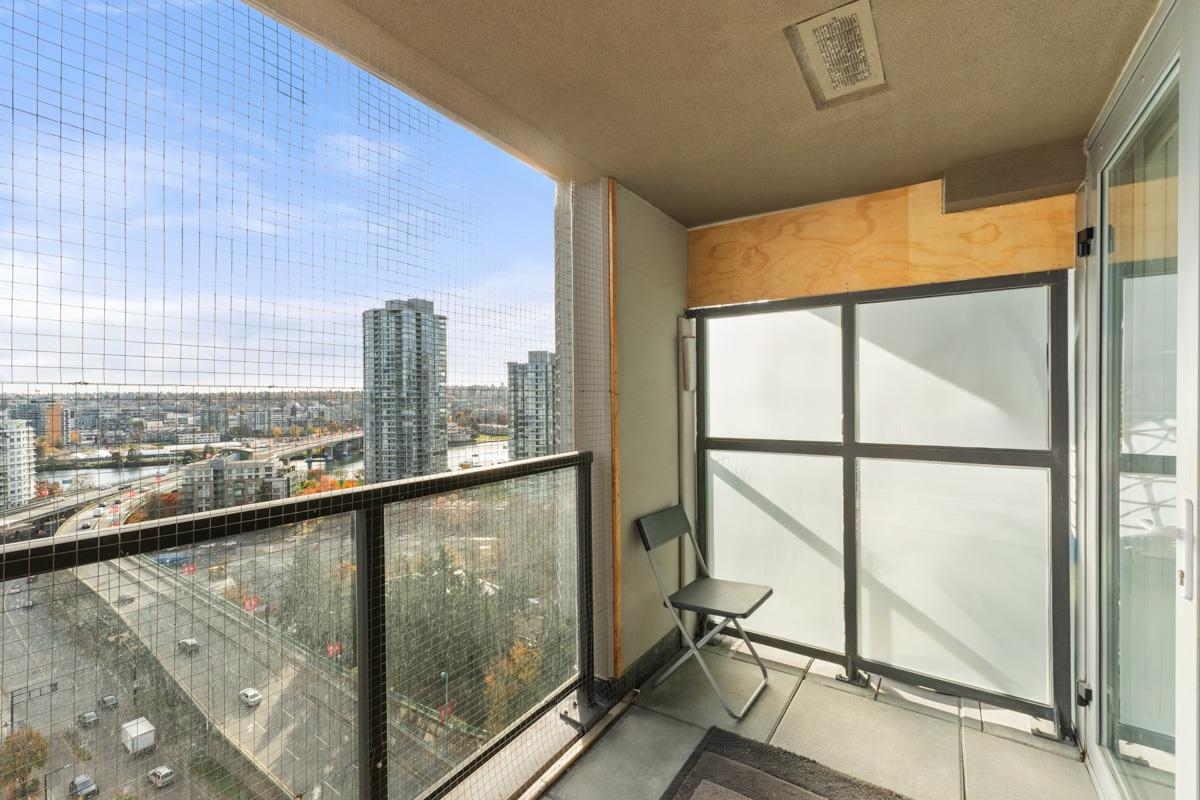 Outdoor Patio Photo of 1902 989 Beatty Street, Vancouver, BC