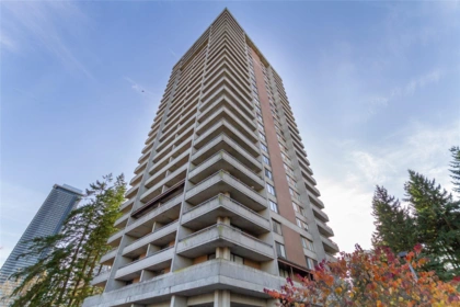 2402 3755 Bartlett Court, Burnaby, BC, Burnaby — Apartment/Condo for sale