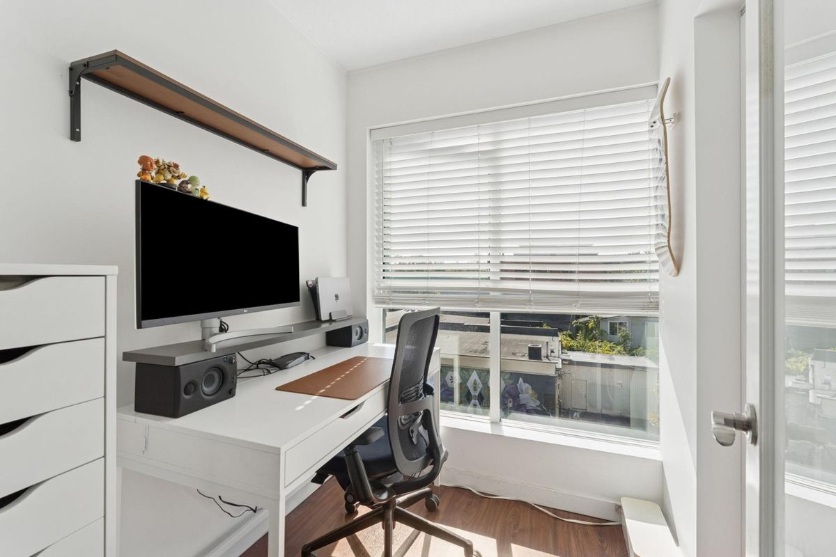 Bedroom 4 Photo of 303 189 E 16th Avenue, Vancouver, BC