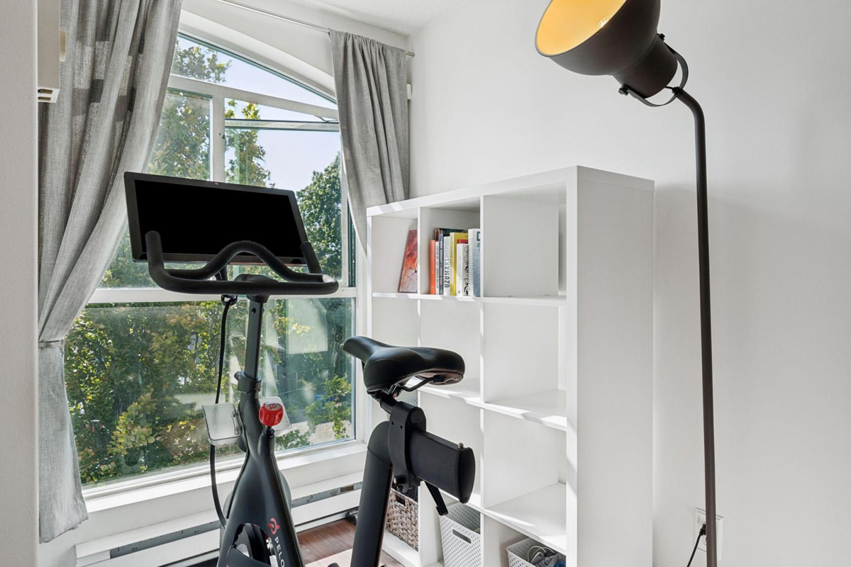 Dining Area Photo of 303 189 E 16th Avenue, Vancouver, BC