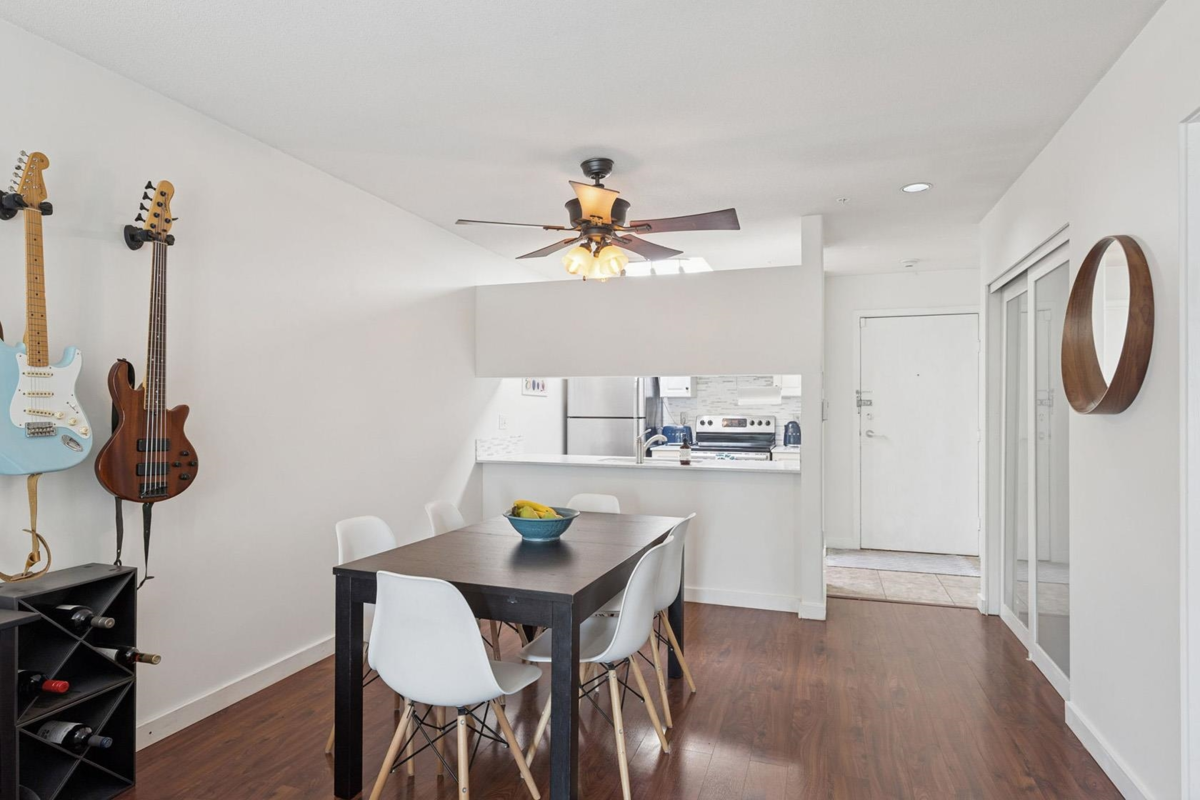 Kitchen Photo of 303 189 E 16th Avenue, Vancouver, BC