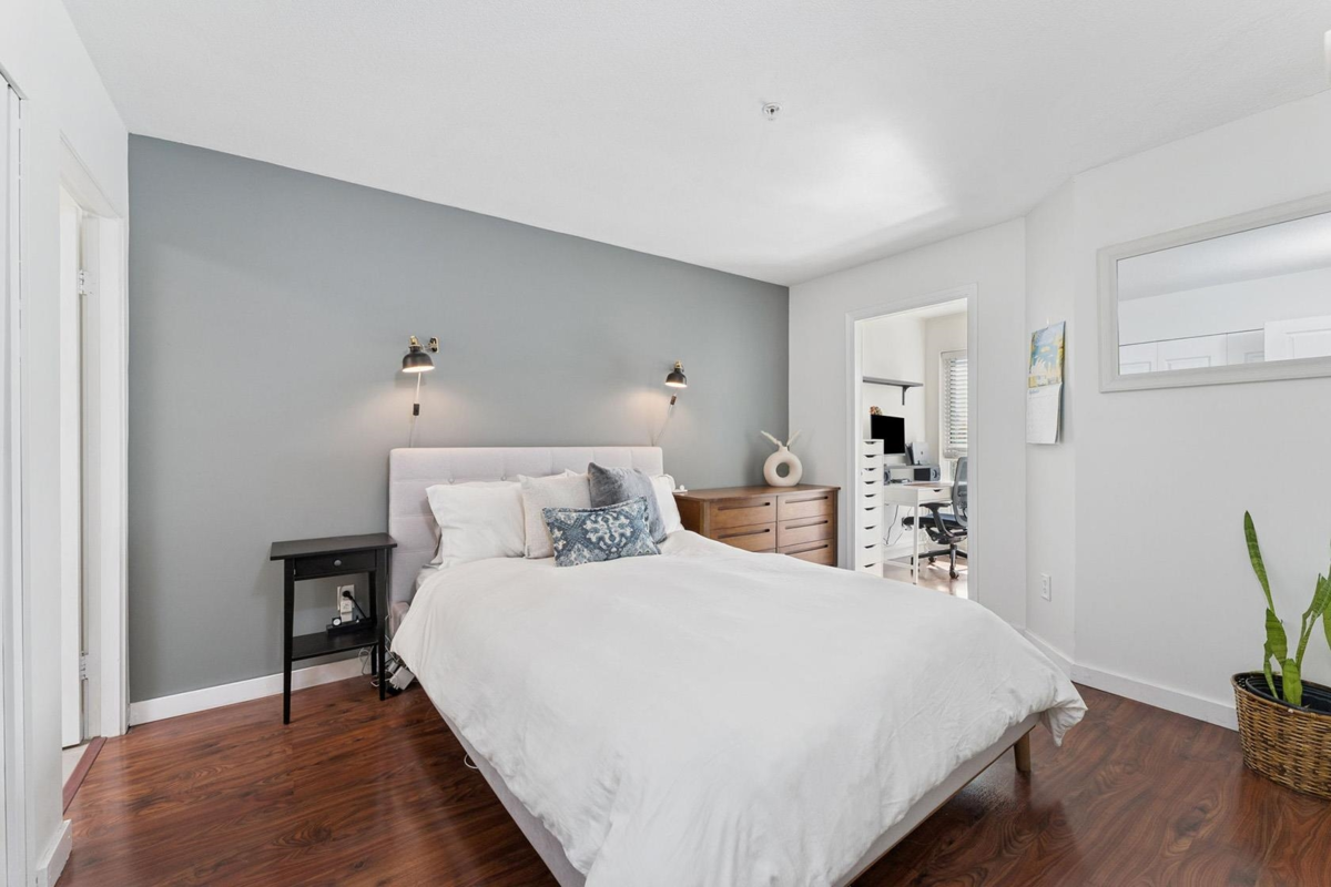 Walk-In Closet Photo of 303 189 E 16th Avenue, Vancouver, BC