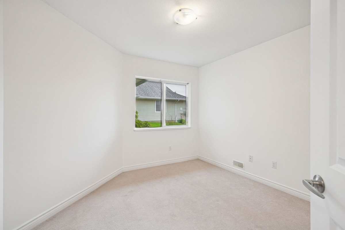 Entry Foyer Photo of 32 17516 4th Avenue, Surrey, BC