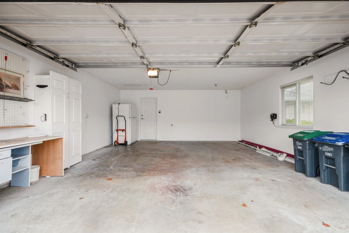 Front Yard Photo of 32 17516 4th Avenue, Surrey, BC