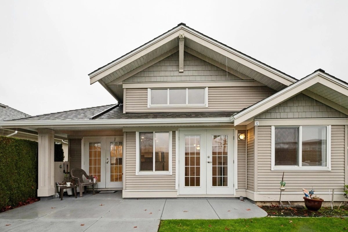 Hot Tub / Spa Photo of 32 17516 4th Avenue, Surrey, BC