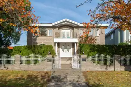 6111 Kitchener Street, Burnaby, BC