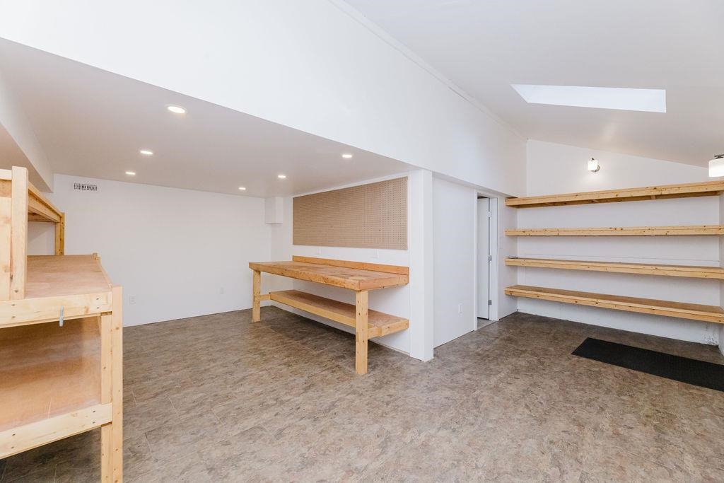 Entry Foyer Photo of 4357 Cameo Road, Sechelt, BC