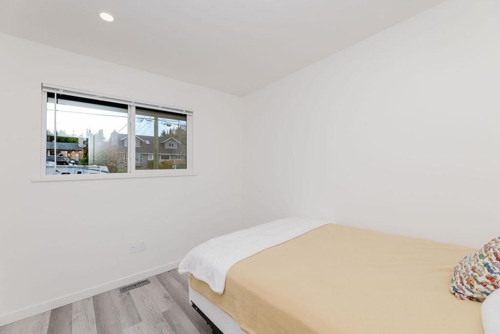 Guest Bathroom Photo of 4357 Cameo Road, Sechelt, BC