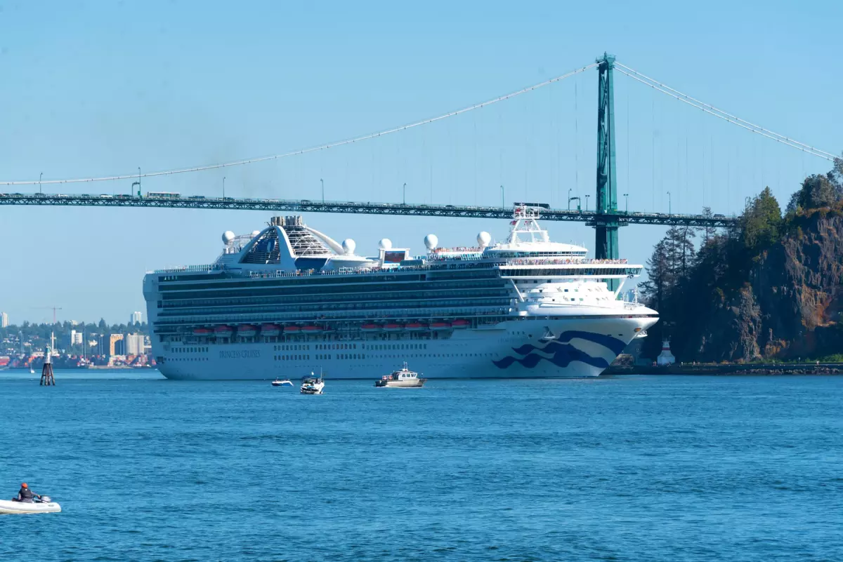 Aerial View of 708 150 24th Street, West Vancouver, BC