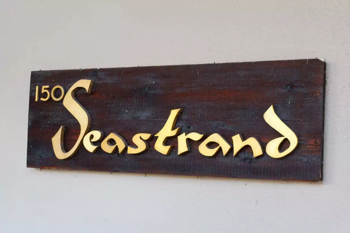 Family Room Photo of 708 150 24th Street, West Vancouver, BC