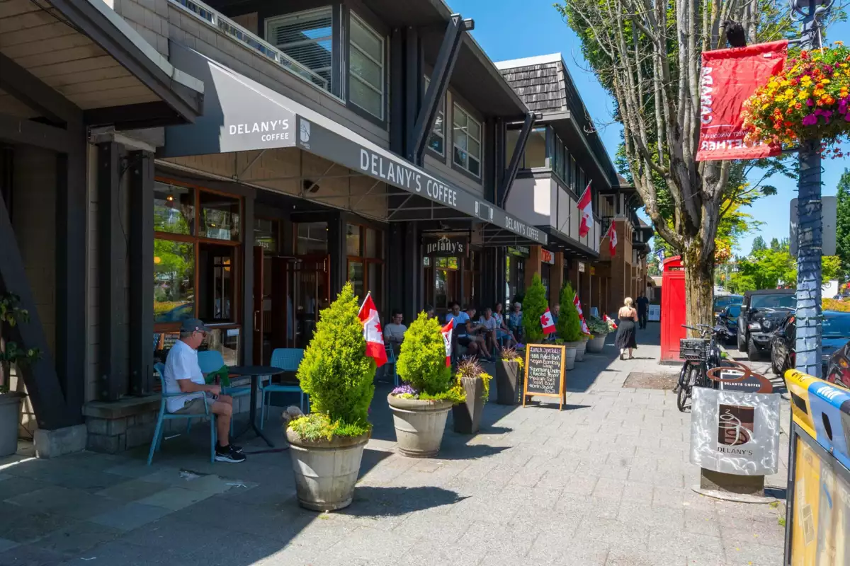 Neighborhood Park Photo Near 708 150 24th Street, West Vancouver, BC