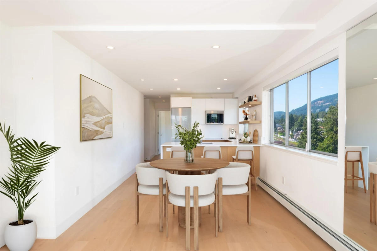 Pantry Photo of 708 150 24th Street, West Vancouver, BC