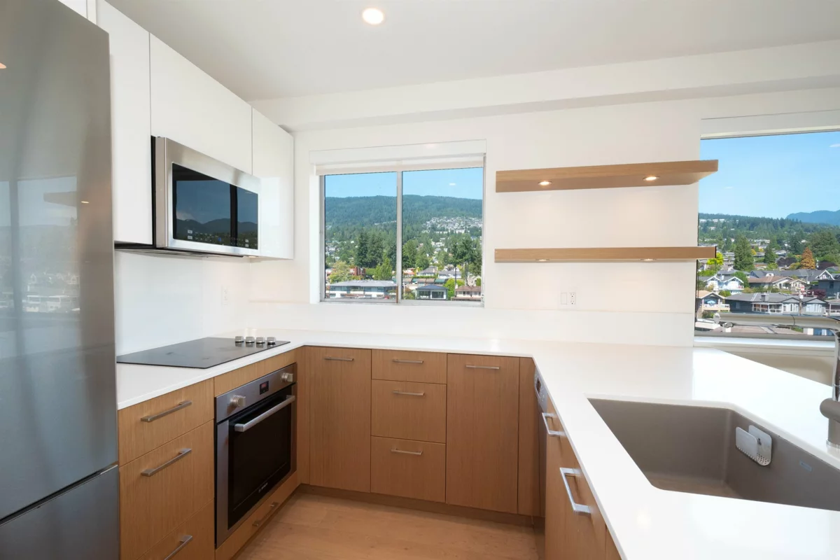 Primary Bathroom Photo of 708 150 24th Street, West Vancouver, BC