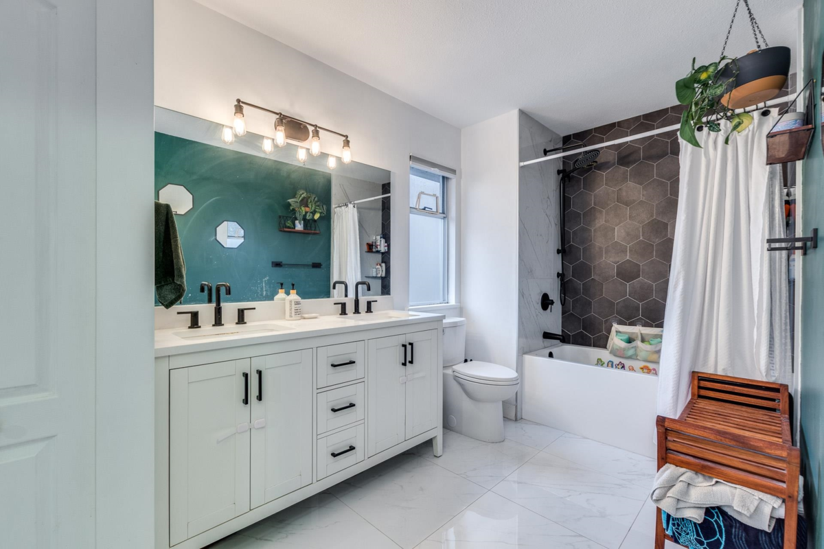 Basement Recreation Room Photo of 16 20699 120b Avenue, Maple Ridge, BC