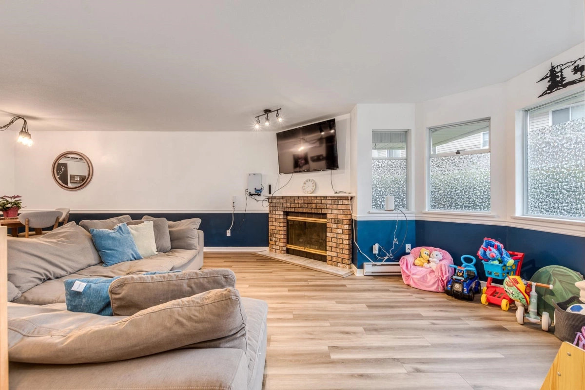 Kitchen Photo of 16 20699 120b Avenue, Maple Ridge, BC