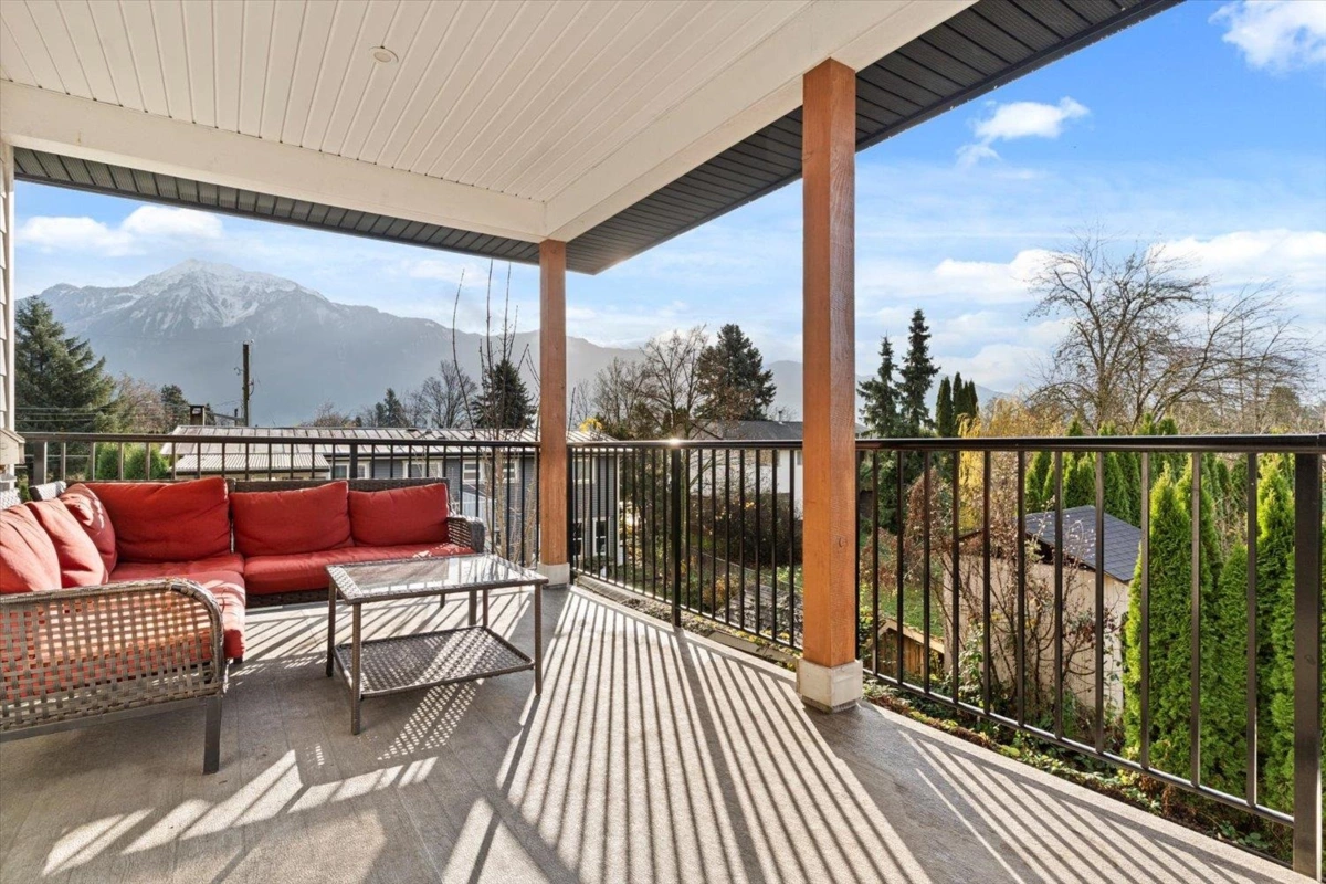 Mudroom Photo of 6870 Fraser Drive, Agassiz, BC
