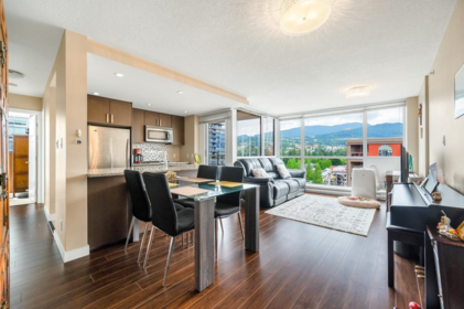 1201 2978 Glen Drive, Coquitlam, BC, Coquitlam — Apartment/Condo for sale